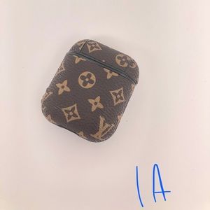 Luxury AirPod case cover!!🖤